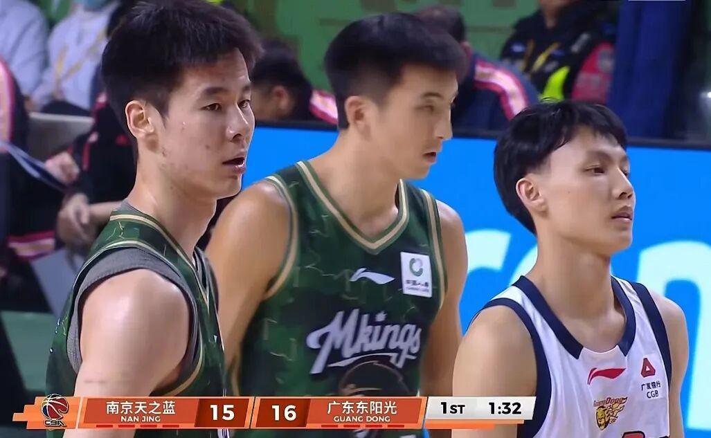 广东男篮16分大胜,胡明轩14+4焦伯乔14+10,郭昊文复出砍20+5